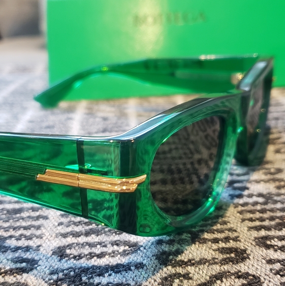 Bottega Veneta Green Cat-Eye Sunglasses main image 5